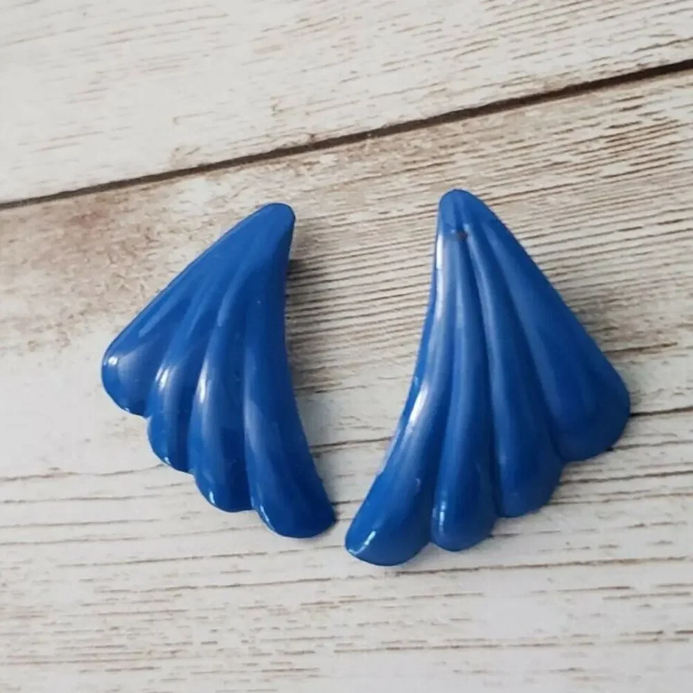 Vintage Clip On Earrings Blue Flourish Retro Earrings